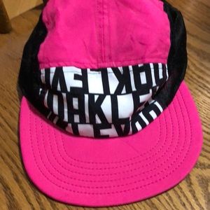 CLOSING Oakley pink and black hat